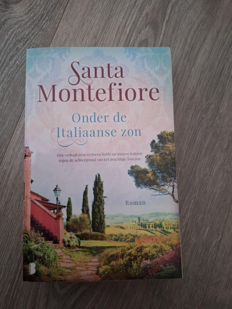 Santa Montefiore - Onder de Italiaanse zon (Roman), Boeken, Ophalen of Verzenden