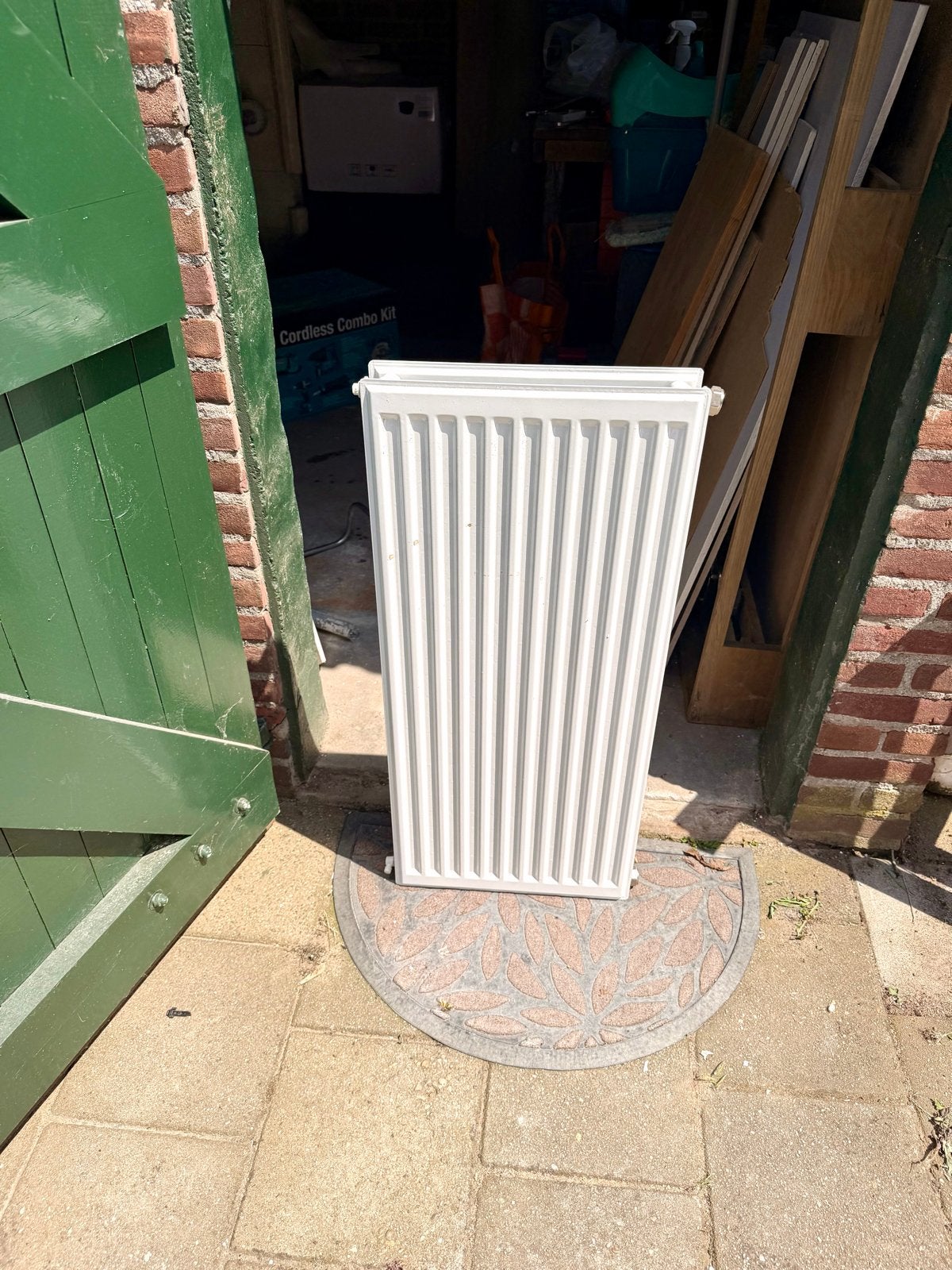 Compacte radiator, ideaal voor kleine ruimtes, Doe-het-zelf en Verbouw, Verwarming en Radiatoren, Ophalen, Gebruikt, Radiator