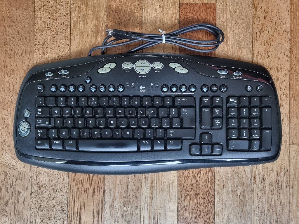 Logitech toetsenbord, van topkwaliteit, Ophalen, Logitech, Zo goed als nieuw, Qwerty