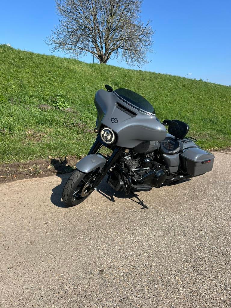 Super mooie Harley Davidson FLHXS Street glide ST Style,114, Motoren, 2 cilinders, Particulier, Toermotor