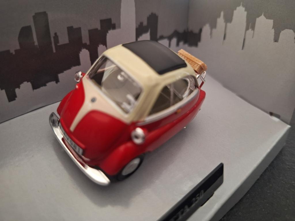 BMW Isetta 250 met koffer Schaal 1:43, Overige merken, Auto, Nieuw, Cararama