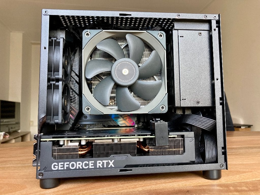 Mini ITX PC i5-12600K/RTX 5060/ASRock Z790i/32GB DDR5/512GB, 32 GB, Zelf gebouwde pc, Zo goed als nieuw, Gaming