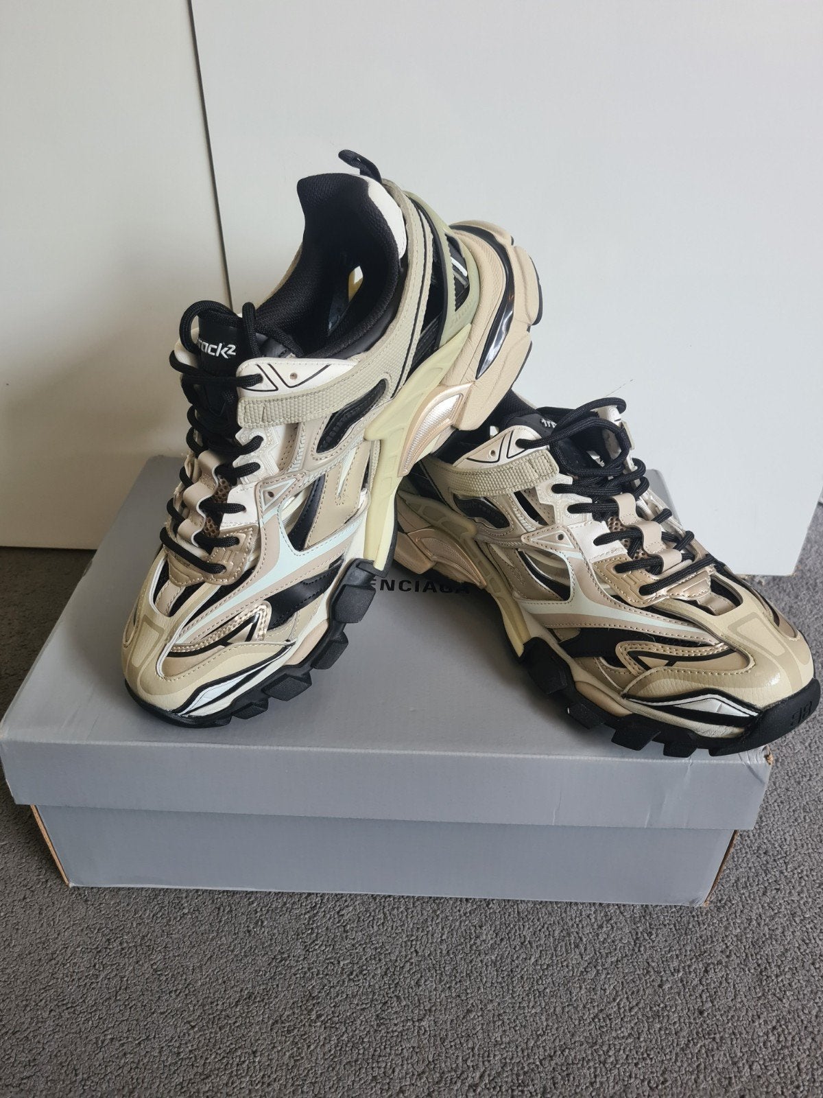 Balenciaga Track 2 Beige/Zwart, Overige kleuren, Nieuw, Ophalen of Verzenden, Sneakers of Gympen