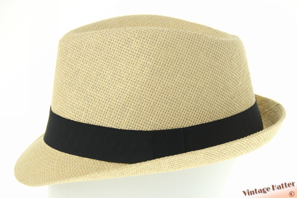 Trilby hoed geel beige gecoat papier 58, 59, 60 en 61 nieuw, Ophalen of Verzenden, Nieuw, 58 of 59 cm (L, 7¼ of ⅜ inch), Hoed