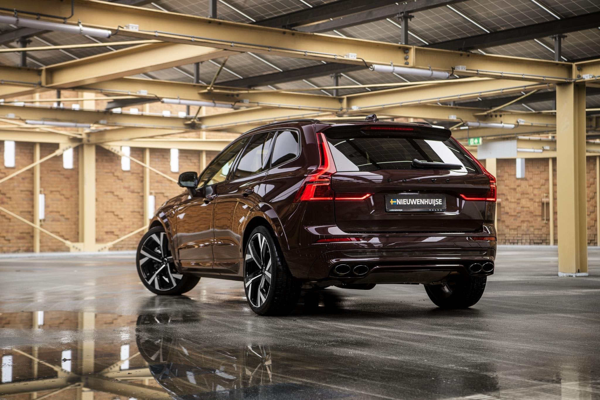 Volvo XC60 2.0 T8 Plug-in hybrid AWD Ultra Dark Executive Ed, Auto's, Automaat, 12 maanden, Gebruikt, Lichtsensor