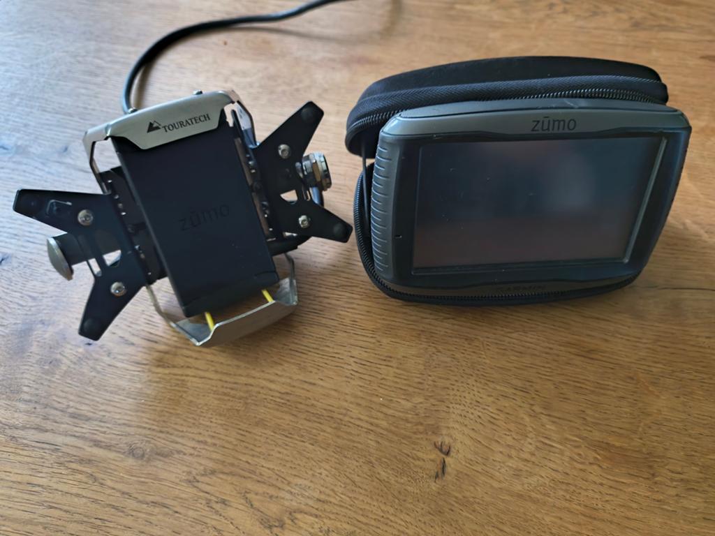 Garmin  Zumo 590 met Motor steun, Ophalen of Verzenden