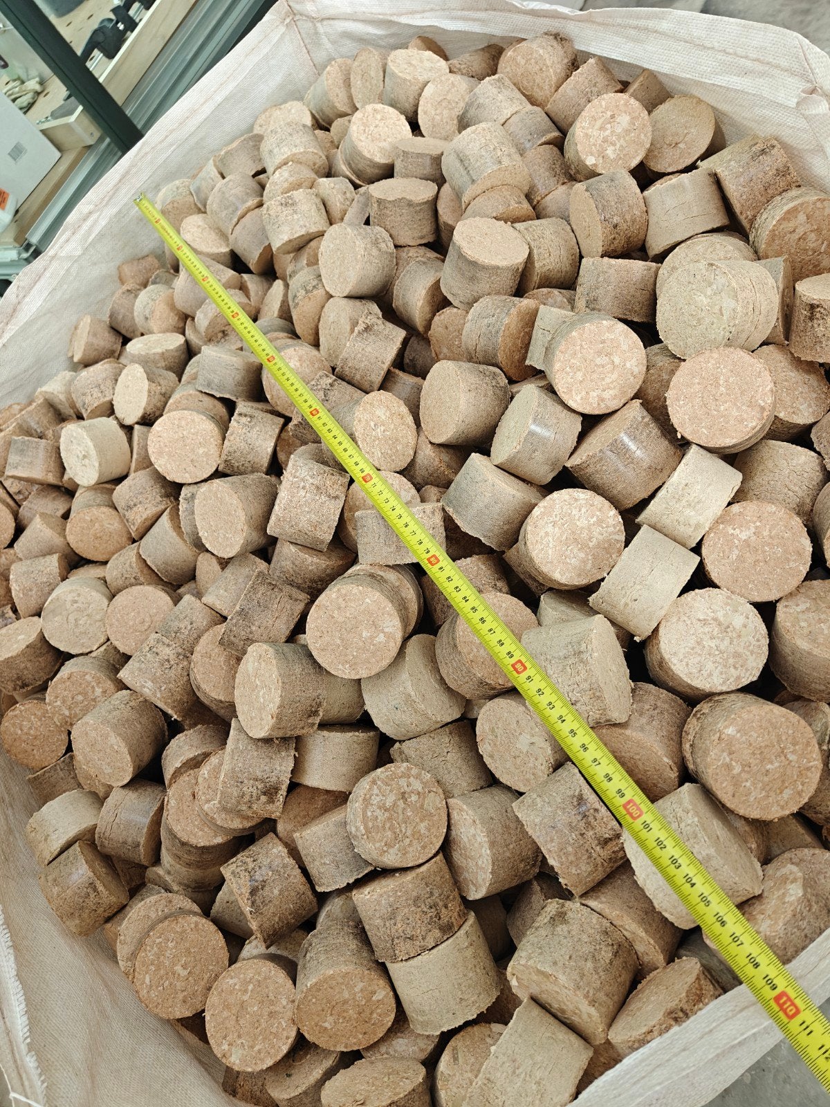 Houtbriketten voor kachel of vuurkorf, Tuin en Terras, Haardhout, 6 m³ of meer, Ophalen of Verzenden, Overige houtsoorten, Blokken