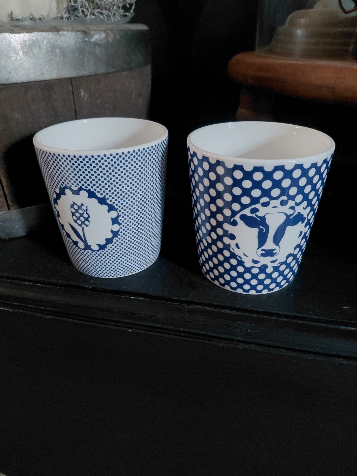 Hip Amsterdam bekers blauw wit tulp en koe, Huis en Inrichting, Ophalen of Verzenden, Aardewerk, Overige stijlen, Kop(pen) en/of Schotel(s)
