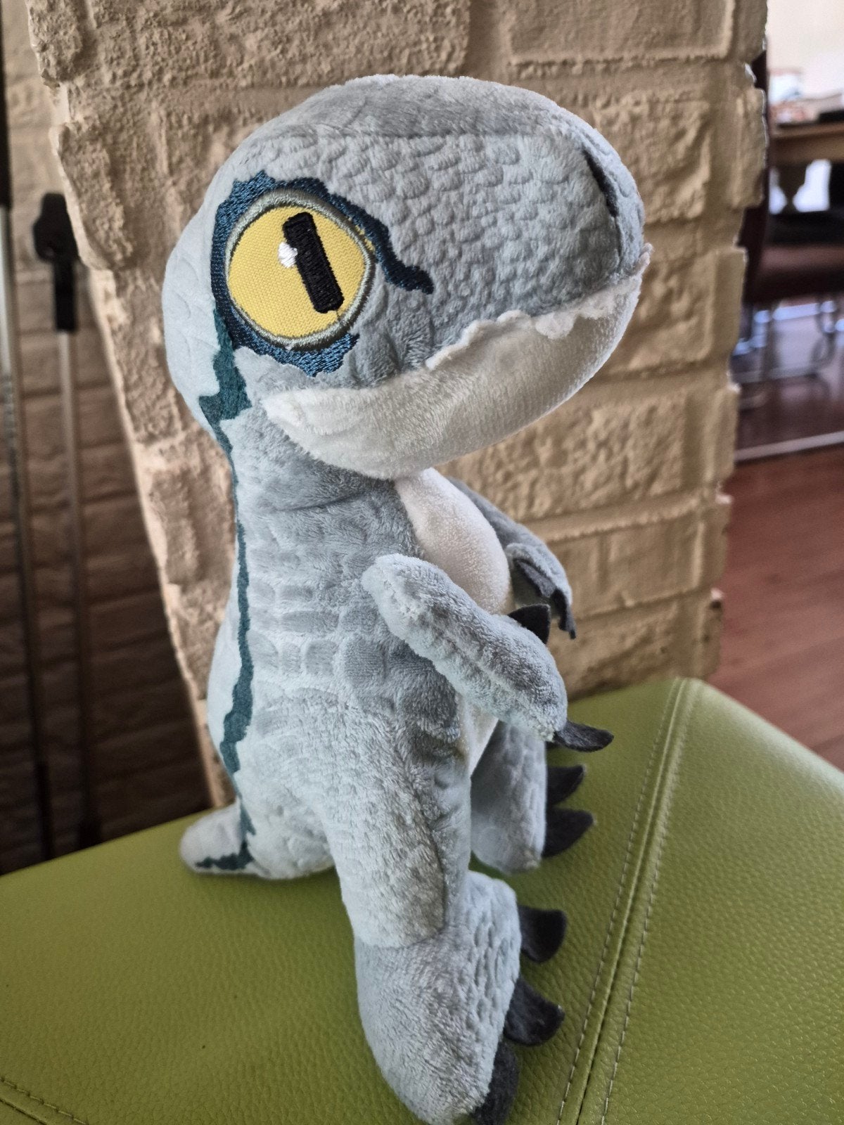 Dinosaurus knuffel. Jurassic World. T-Rex, Ophalen of Verzenden, Zo goed als nieuw, Dinosaurus