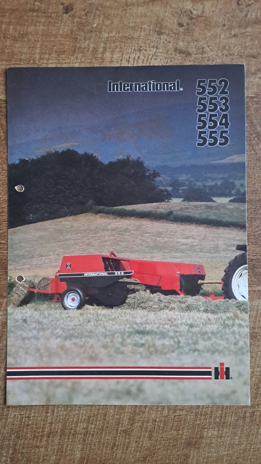 folder INTERNATIONAL Serie 500 opraappersen hooipersen, Ophalen of Verzenden, Zo goed als nieuw, Folder