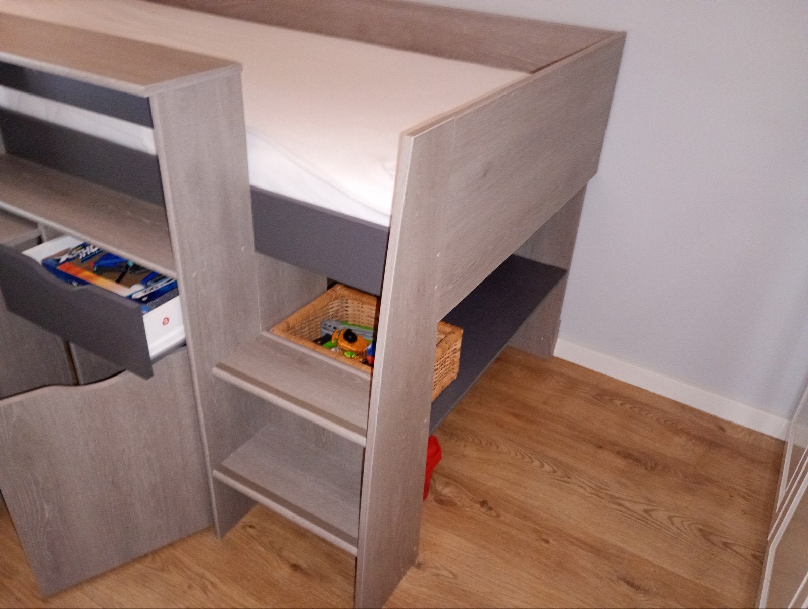 Halfhoogslaper met bureau en opbergruimte, Gebruikt, Eenpersoons, Ophalen of Verzenden, 90 cm
