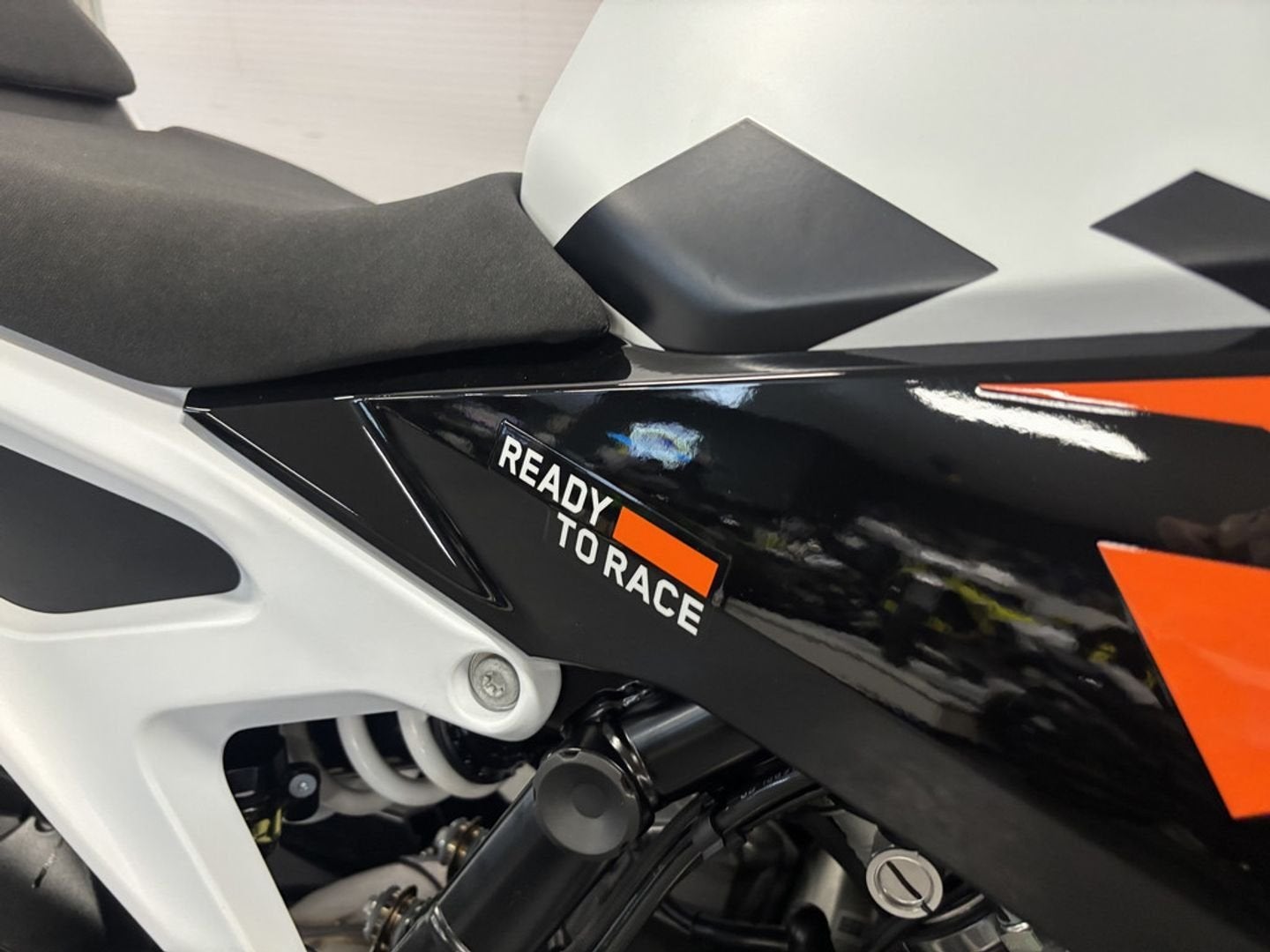 KTM 990 DUKE (bj 2026), Motoren, Motoren | KTM, 2 cilinders, KTM, Bedrijf, Onbekend