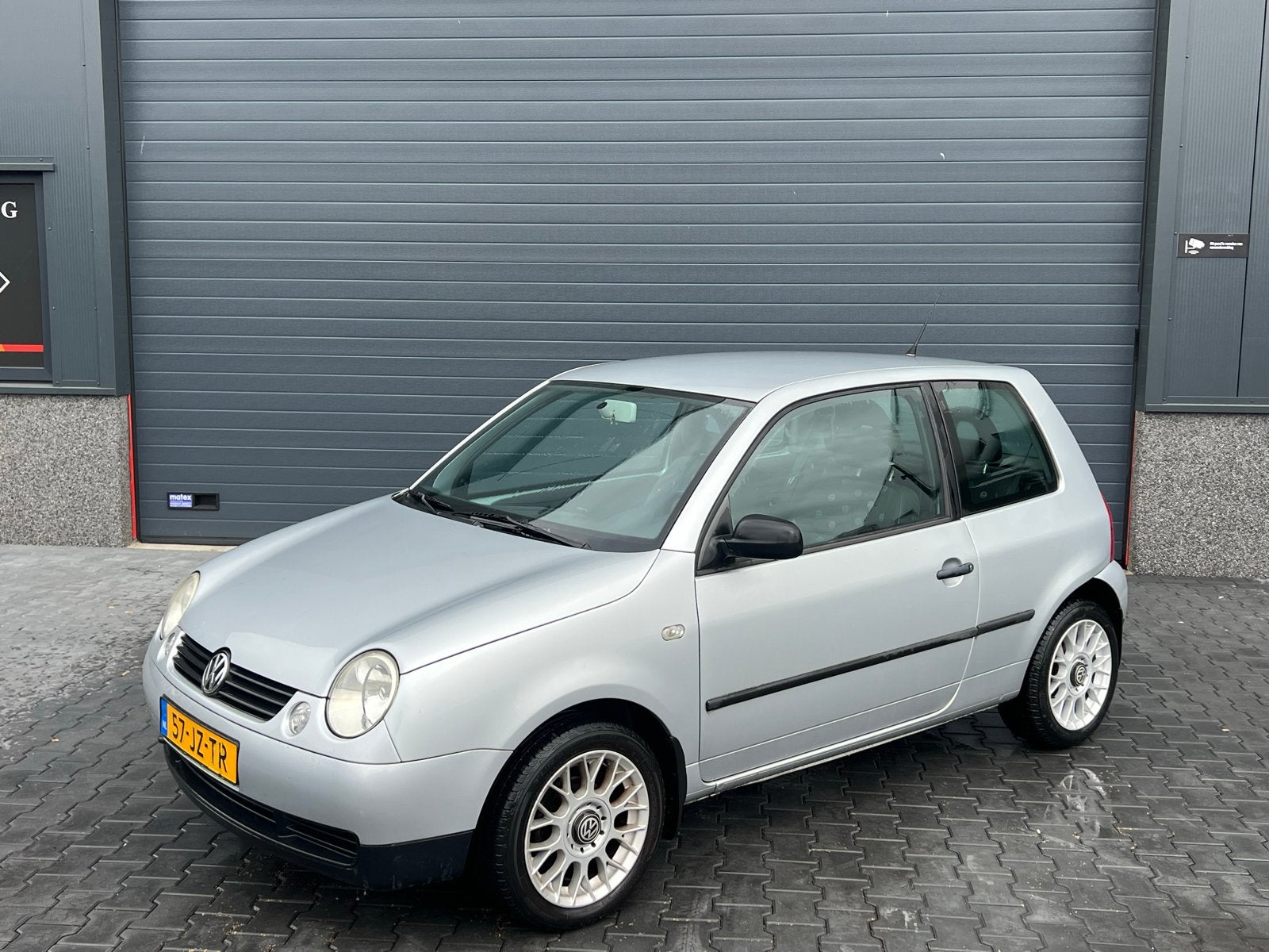 Volkswagen Lupo 1.4 benzine  2002 Grijs/ NAP, Voorwielaandrijving, 31 €/maand, 4 cilinders, 4 stoelen