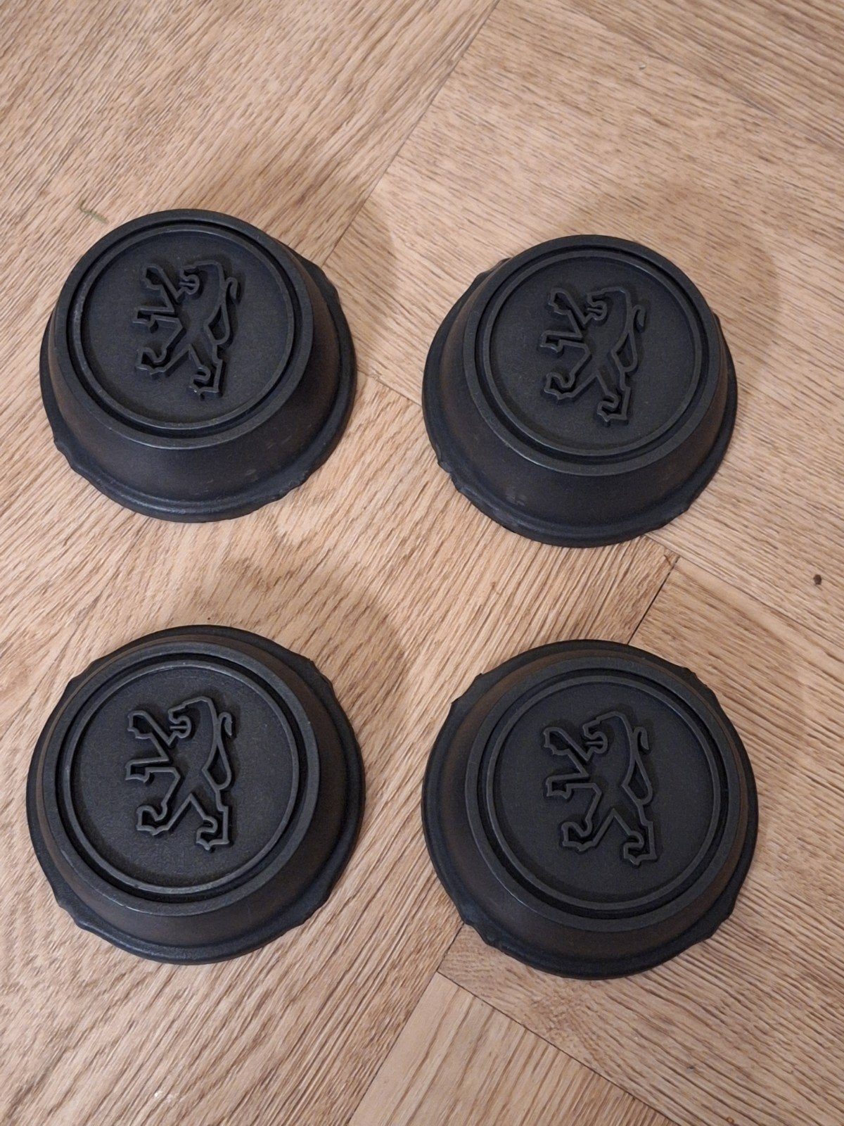 naafkapjes Peugeot 205 305  - Set van 4, Ophalen of Verzenden, Gebruikt, Peugeot