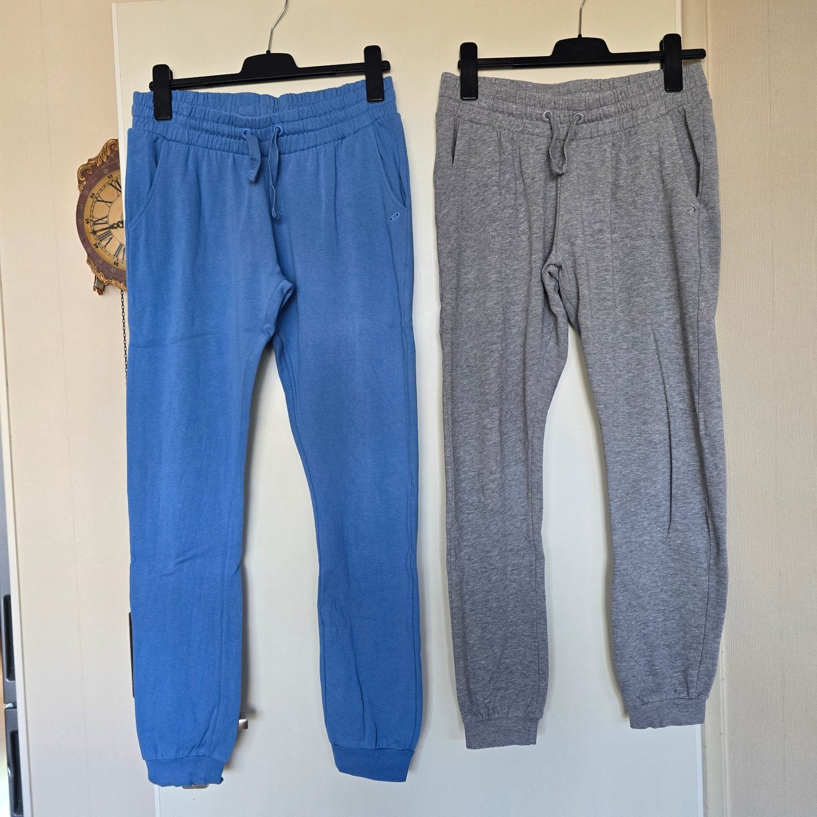 2 Panther joggingbroeken - Maat L - Lichtblauw & Grijs, Panther, Blauw, Nieuw, Ophalen of Verzenden