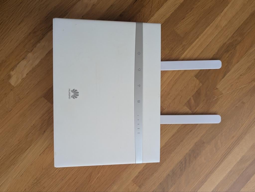 Huawei B525s-23a 4G LTE Cat6 Router - Wit, Ophalen of Verzenden, Gebruikt, Router met modem, Huawei