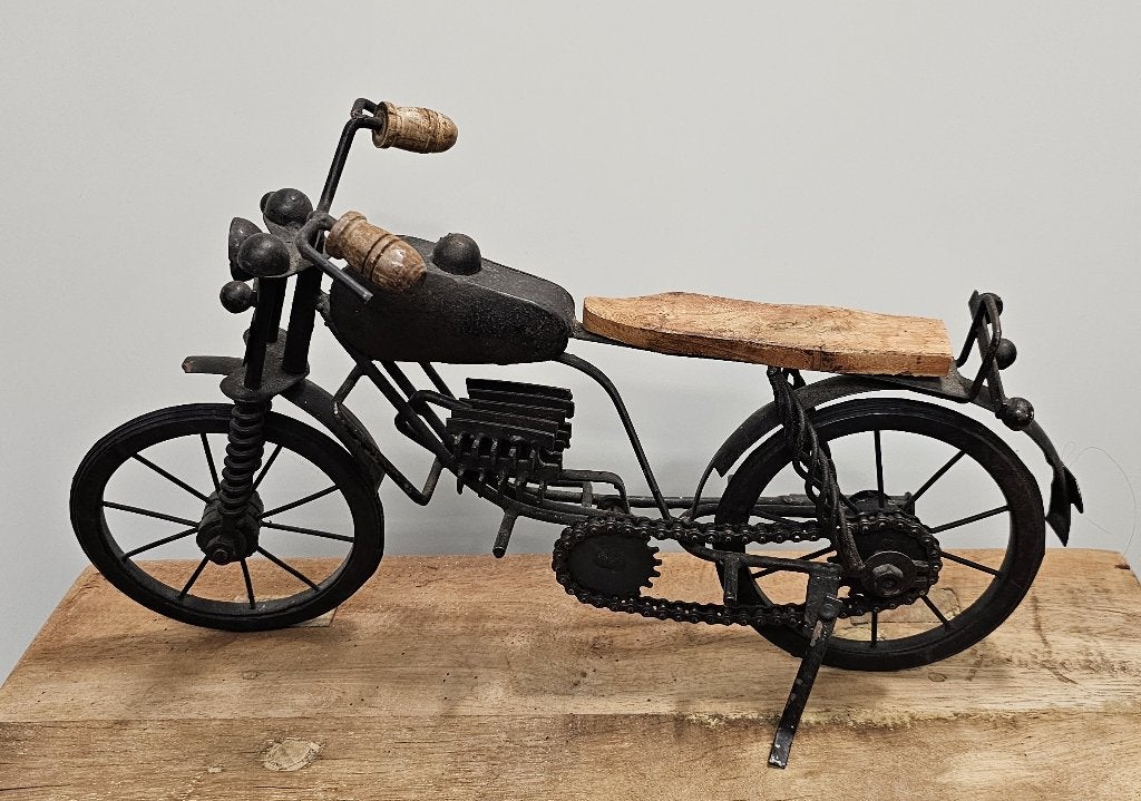 LEUK SCHAALMODEL - ANTIEKE MOTORFIETS, Ophalen of Verzenden, Gebruikt, Motor