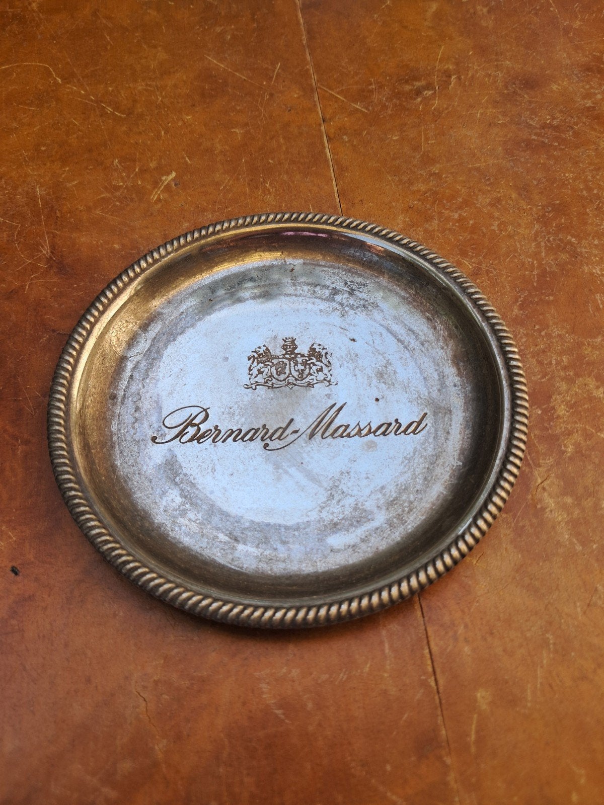 Zilverkleurige onderzetter Bernard-Massard, Antiek en Kunst, Antiek | Overige Antiek, Ophalen of Verzenden