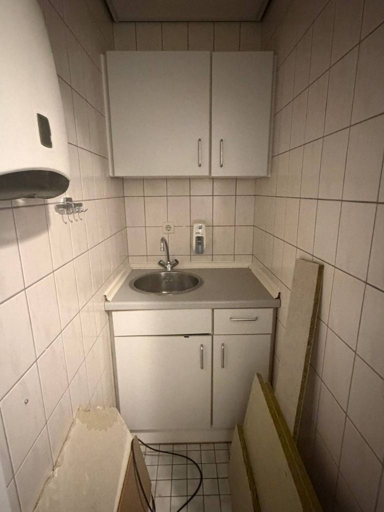 Kleine keuken met spoelbak en bovenkast, Huis en Inrichting, Ophalen, Gebruikt, Wit, Enkelwandige keuken