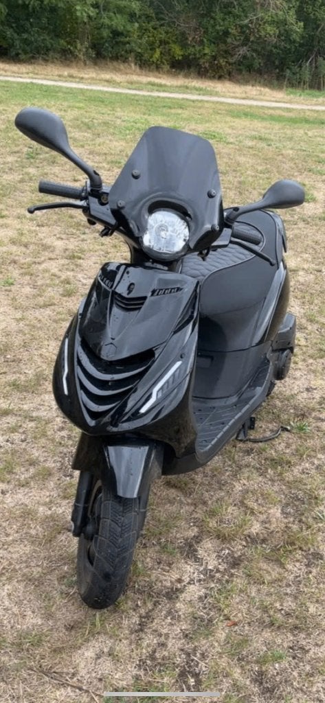 Hele mooie Piaggio ZIP 50cc 4t, Ophalen, Zip, Zo goed als nieuw, Benzine