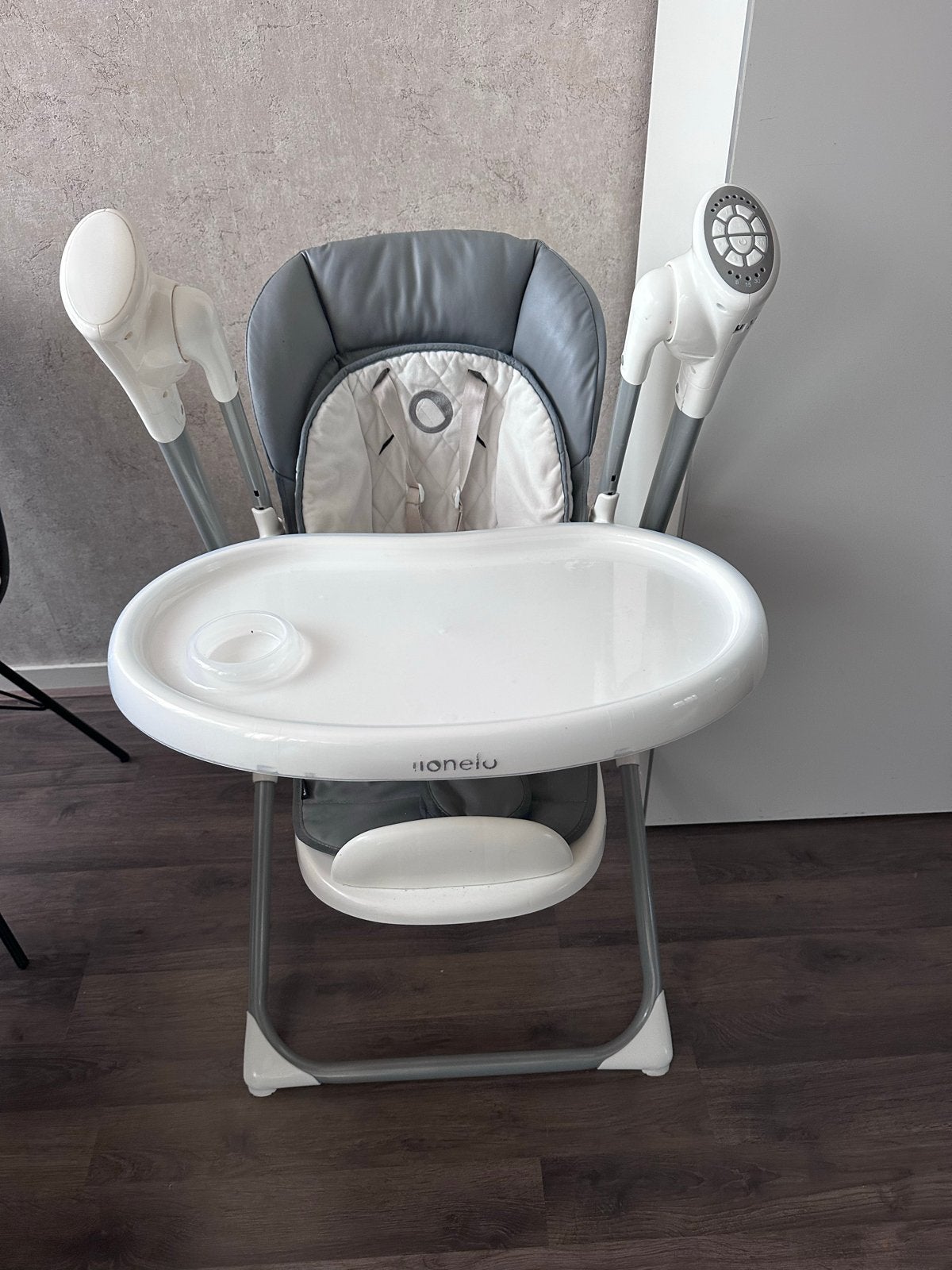 Lionelo Schommelstoel Baby met Muziek, Timer en Afneembare H, Kinderen en Baby's, Ophalen, Zo goed als nieuw, Overige typen, Afneembaar eetblad