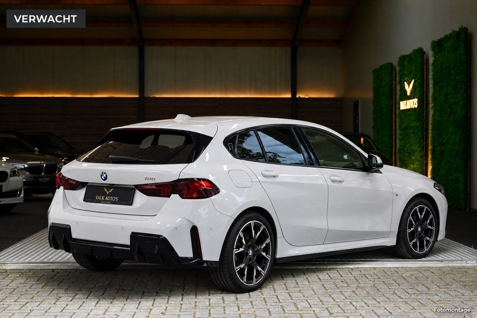 BMW 1-serie 120 M-Sport - Head-up - 360° - Mokka, Auto's, Gebruikt, Euro 6, Wit, Origineel Nederlands