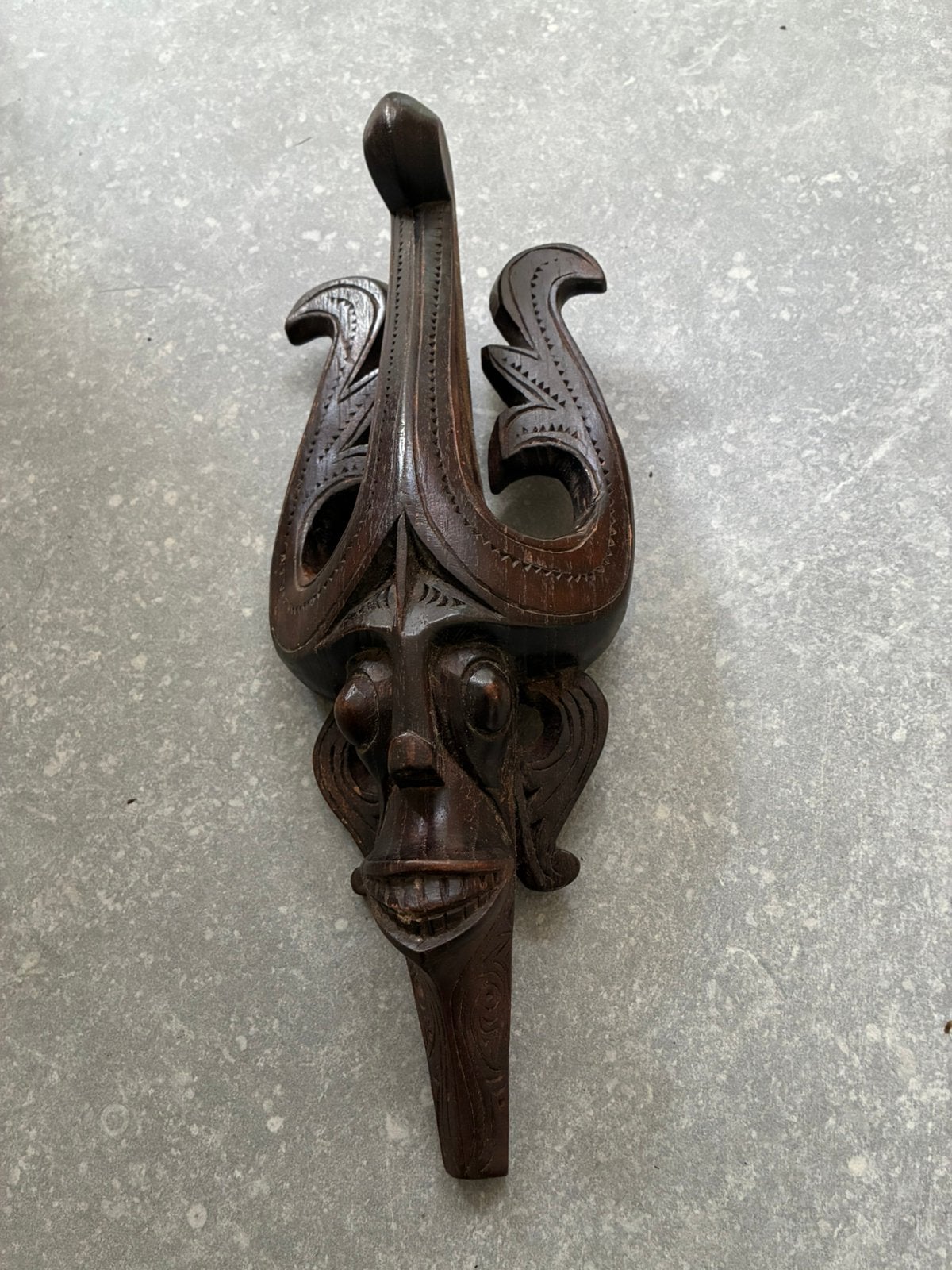 Houtsnijwerk Afrika of Indonesië, Antiek en Kunst, Kunst | Beelden en Houtsnijwerken, Ophalen of Verzenden