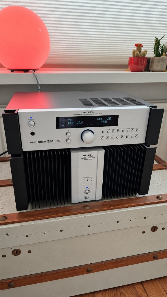 Rotel rsp 1069 en Rotel rmb 1075, Audio, Tv en Foto, Gebruikt, 120 watt of meer, Ophalen, Overige merken