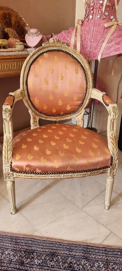 antiek Louis Seize fauteuil white wash houten frame, Ophalen