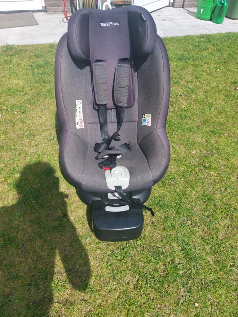 Titaniumbaby draaibare autostoel met Isofix, Kinderen en Baby's, Autostoeltjes, 0 t/m 18 kg, Verstelbare rugleuning, Zo goed als nieuw