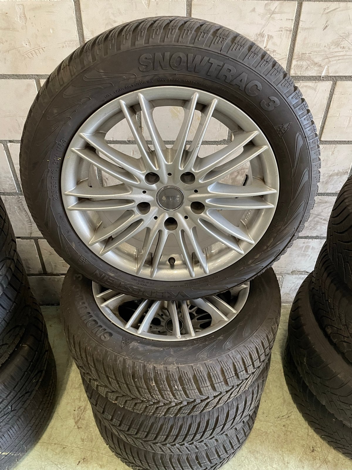 16 inch lichtmetalen velgen met winterbanden voor BMW 1/3 se, Gebruikt, 16 inch, Banden en Velgen, Berkvens