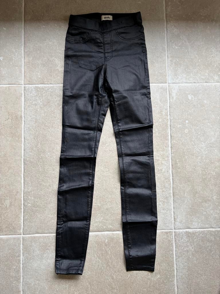 Shoeby zwarte coated broek maat S, Zwart, Ophalen of Verzenden, Zo goed als nieuw, Maat 36 (S)