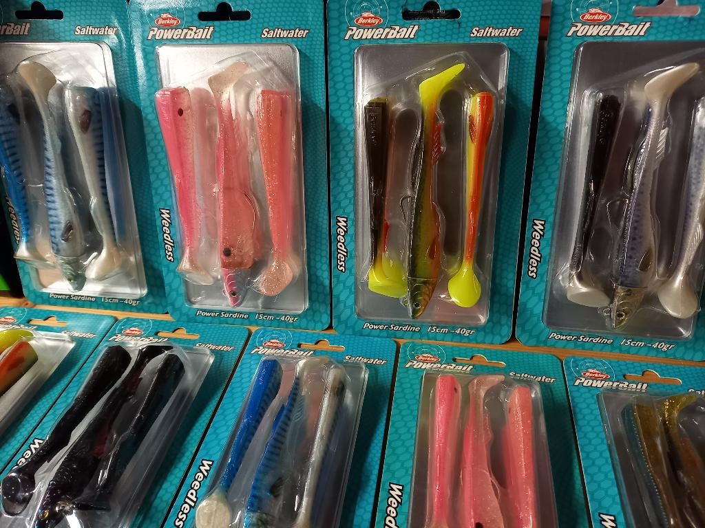 Zeebaars Kunstaas: set van 9 verpakkingen Power Sardine..., Tinstraat, Overige typen, Nieuw, Ophalen of Verzenden