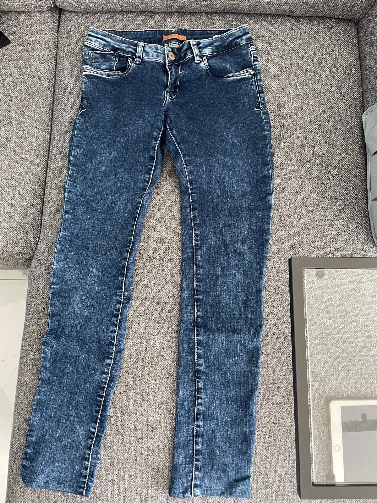 Revelation truth or dare Jeans - Donkerblauw maat 27, Ophalen of Verzenden, Gedragen, Blauw, W27 (confectie 34) of kleiner
