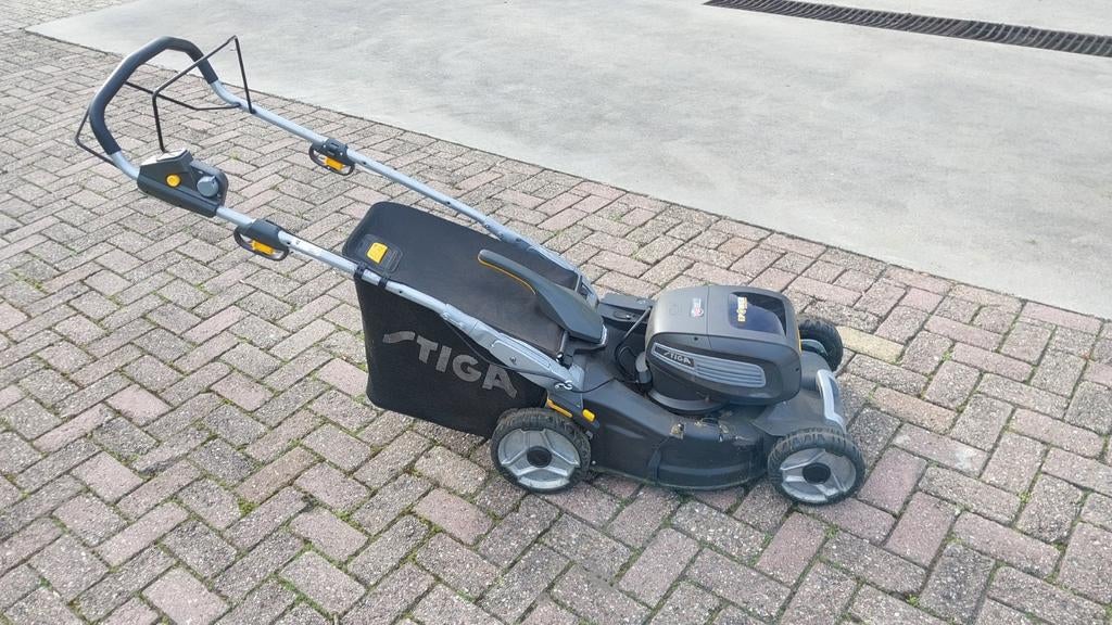 Stiga Twinclip 950E V accu grasmaaier, Ophalen