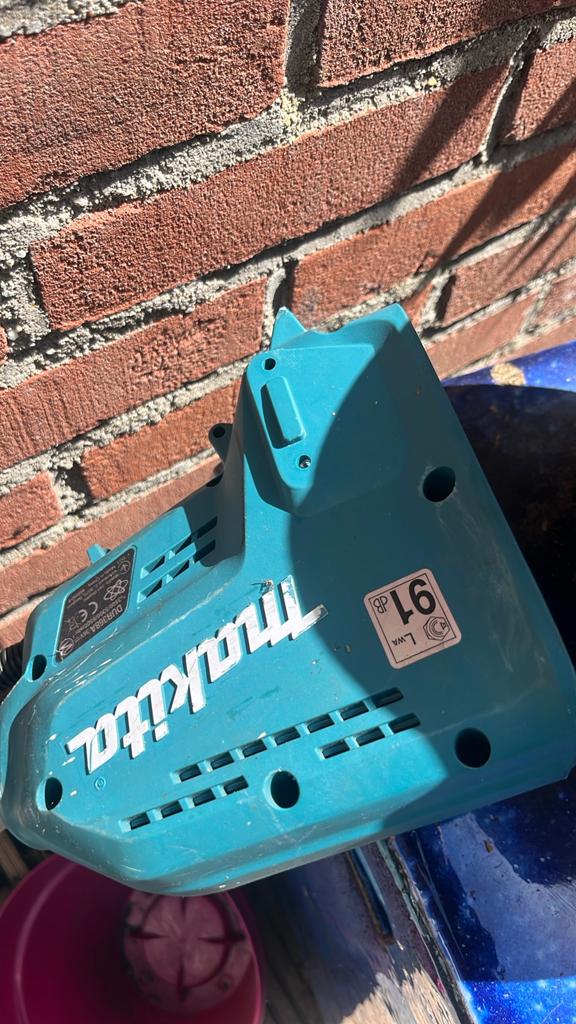 Makita DUR368A bosmaaier, Ophalen, Zo goed als nieuw, 1200 watt of meer