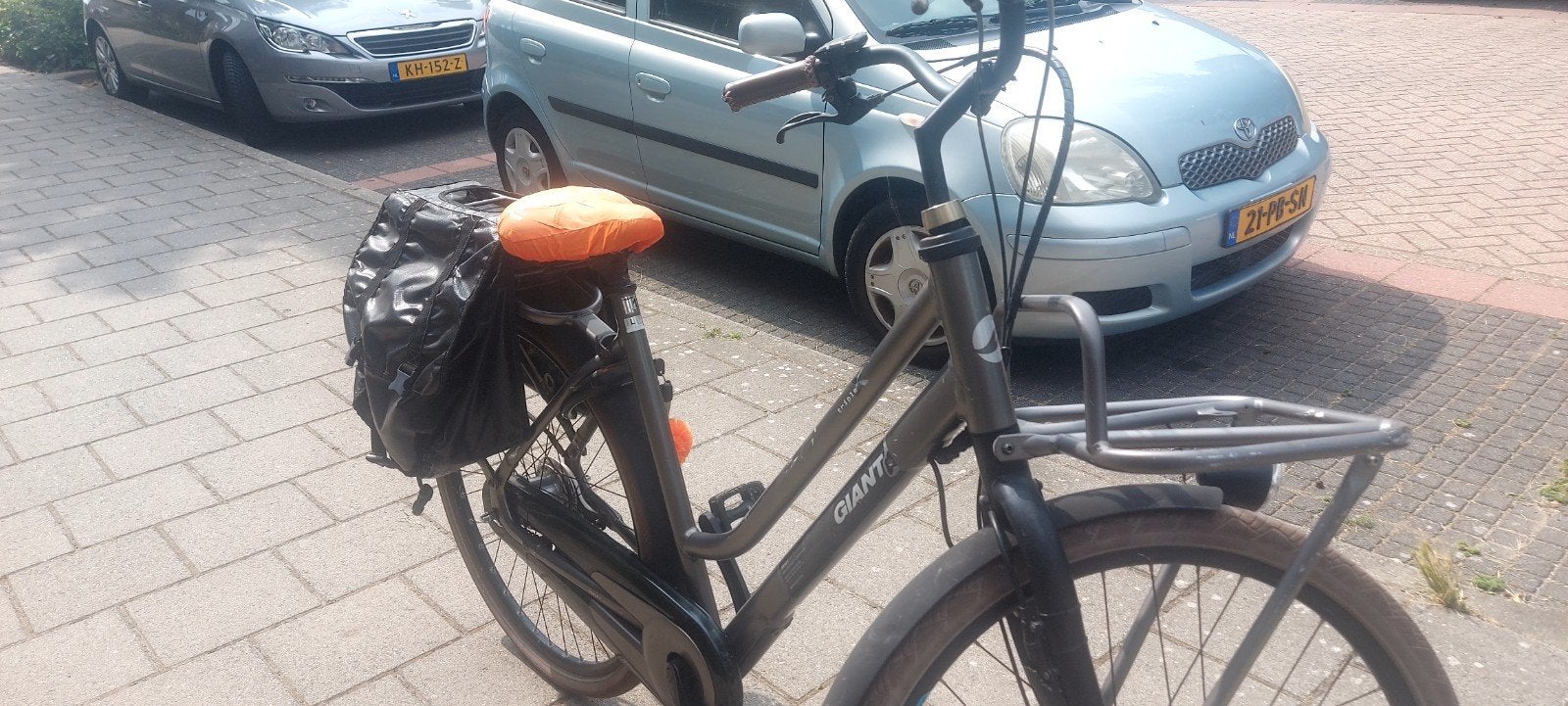 Giant Triple E-bike met mand en fietstassen, Gebruikt, 51 tot 55 cm, 30 tot 50 km per accu, Giant
