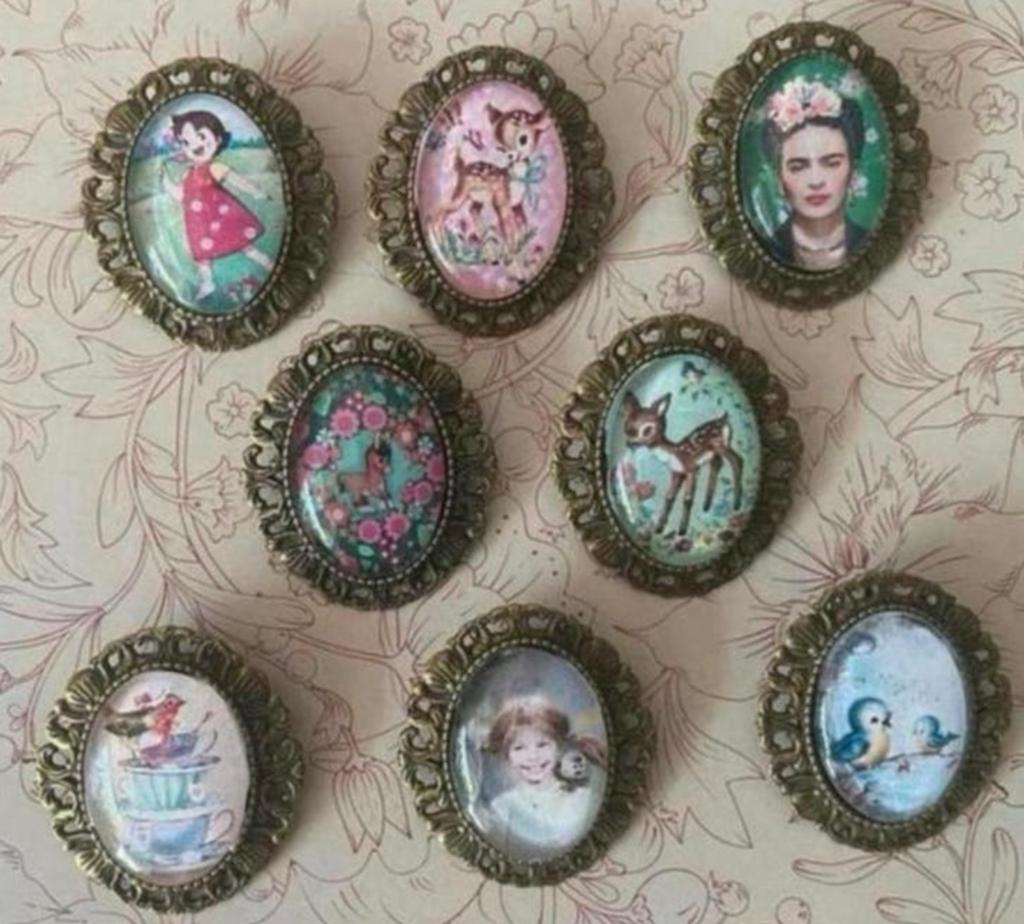 Broche Frida Kahlo Pippi Langkous Bambi Pip tante Betsy enz, Verzenden, Nieuw, Minder dan 4 cm, Overige materialen