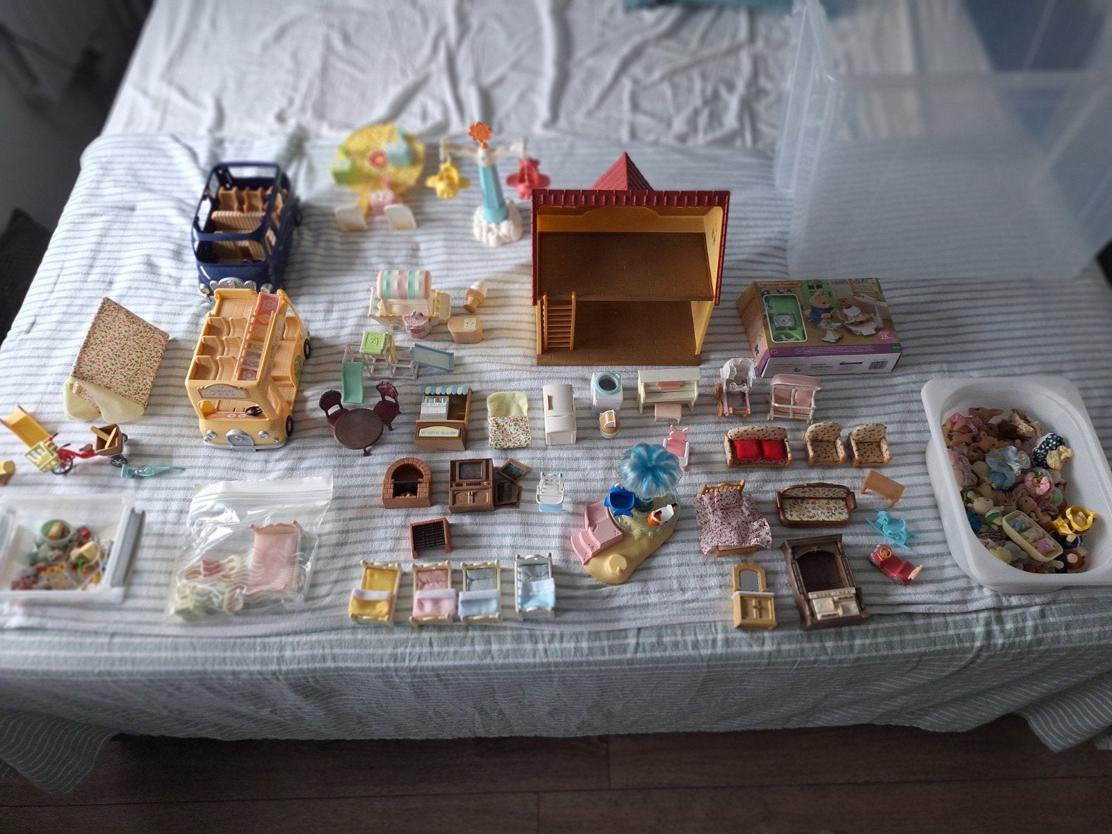 Grote set Sylvanian Families: huis, auto, figuren & meubels, Ophalen, Gebruikt, Jongen of Meisje