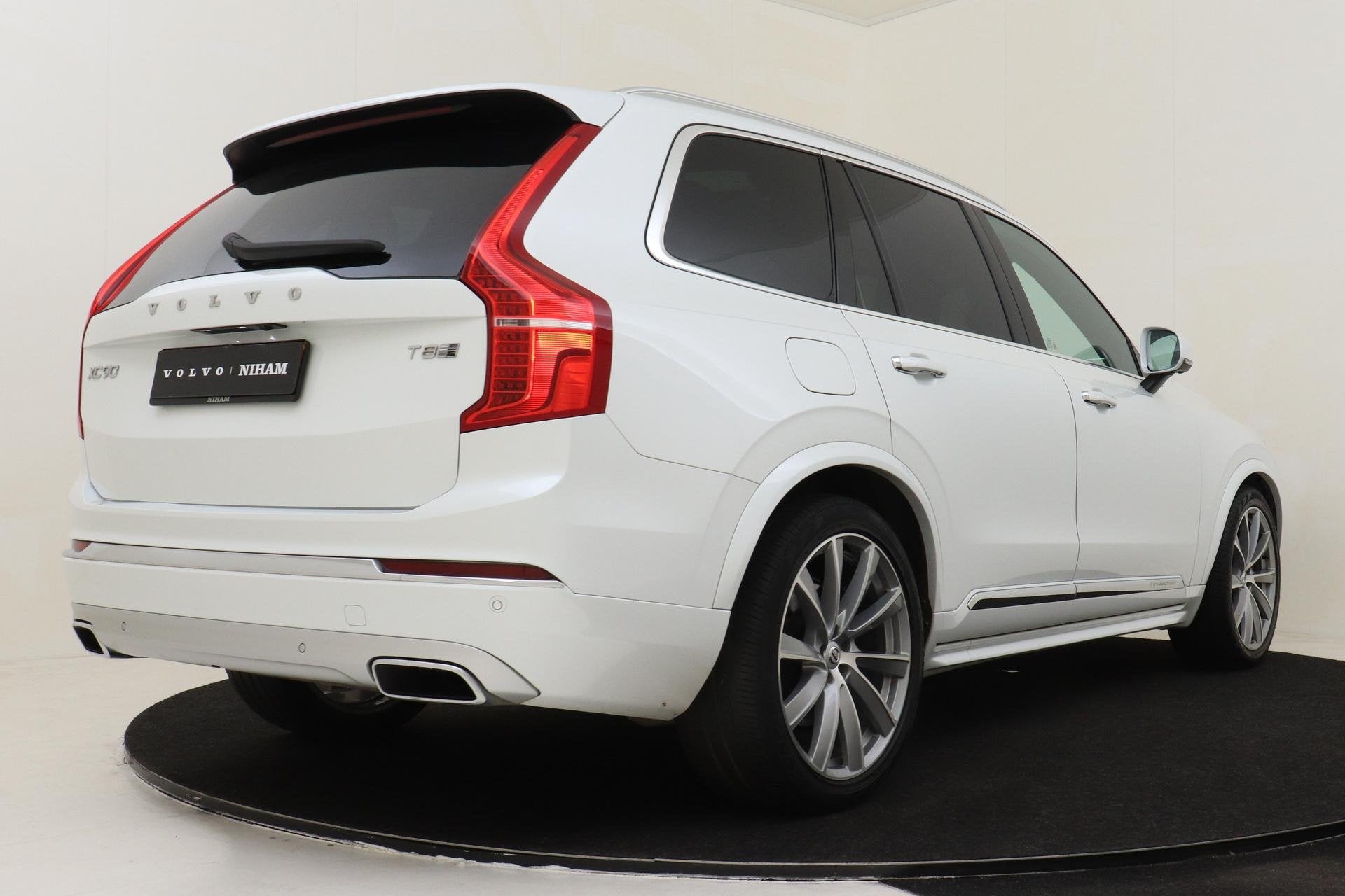Volvo XC90 T8 TWIN ENGINE AWD INSCRIPTION *FULL OPTIONS!* -P, 12 maanden, Gebruikt, Euro 6, 4 cilinders