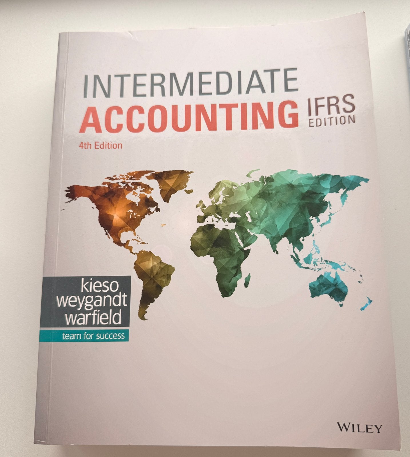 Intermediate accounting IFRS edition, Ophalen of Verzenden, Beta, Zo goed als nieuw, WO