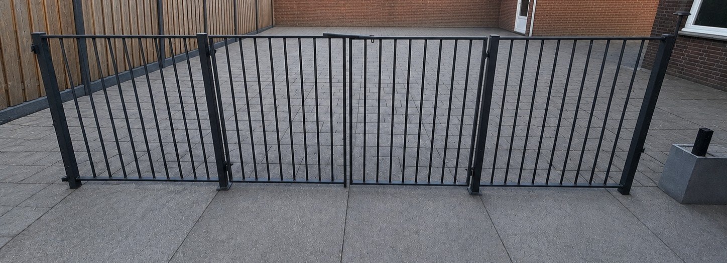 Degelijk stalen hekwerk met dubbele poort - Grijs, Ophalen, Gebruikt, IJzer
