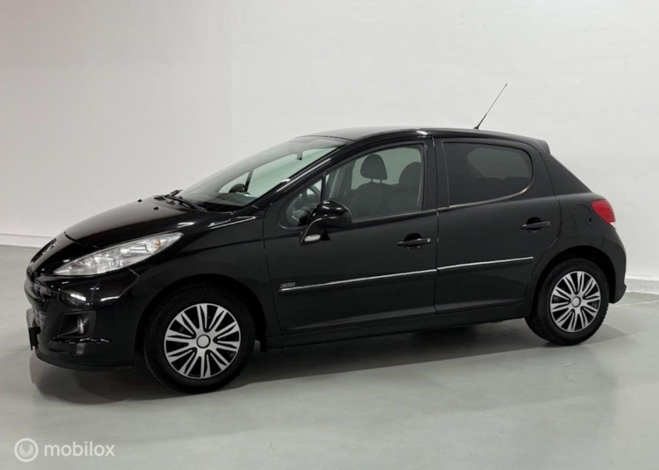 Peugeot 207 1.6 VTi Sportium | AIRCO | TREKHAAK, Voorwielaandrijving, Euro 5, Gebruikt, Zwart