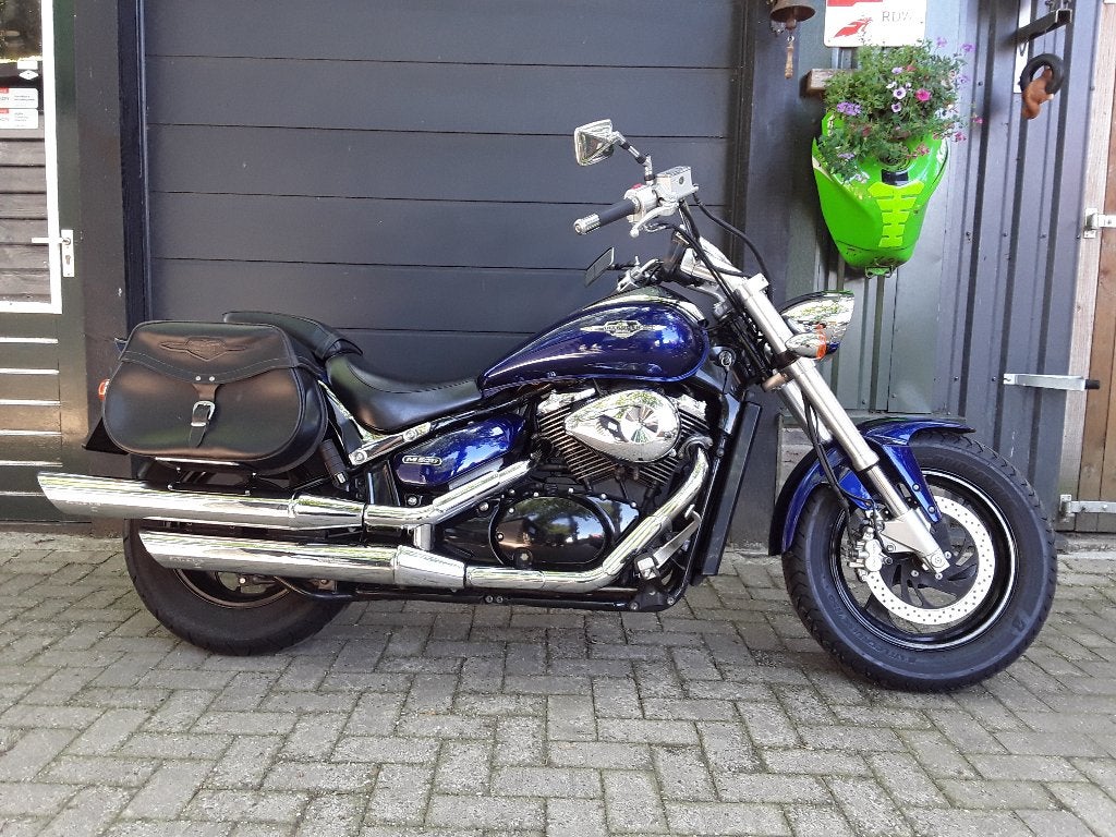 Suzuki VZ 800, Motoren, Motoren | Suzuki, Cardan-aandrijving, 2 cilinders, Occasion, Bedrijf