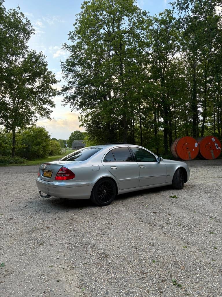 Mercedes benz E klasse E240, Automaat, Achterwielaandrijving, Beige, 2597 cc