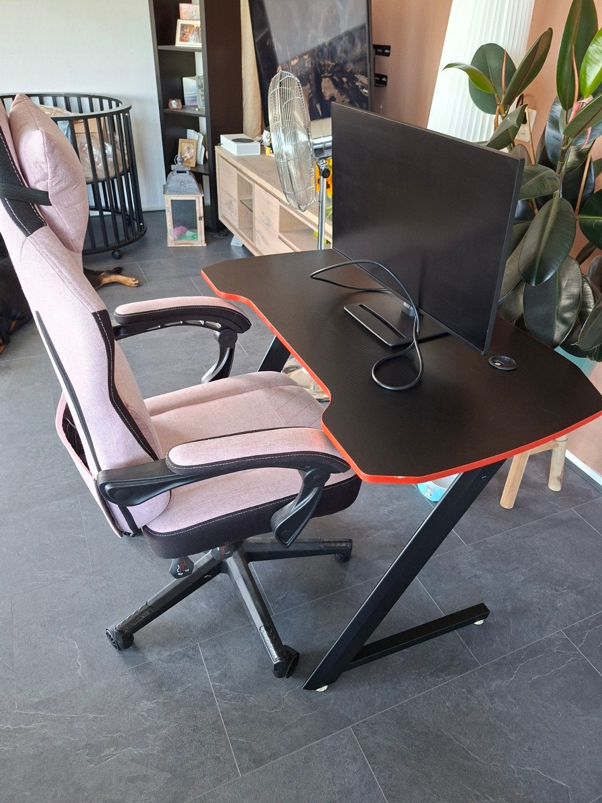 Bureau, stoel en computerscherm te koop!, Ophalen, Zo goed als nieuw