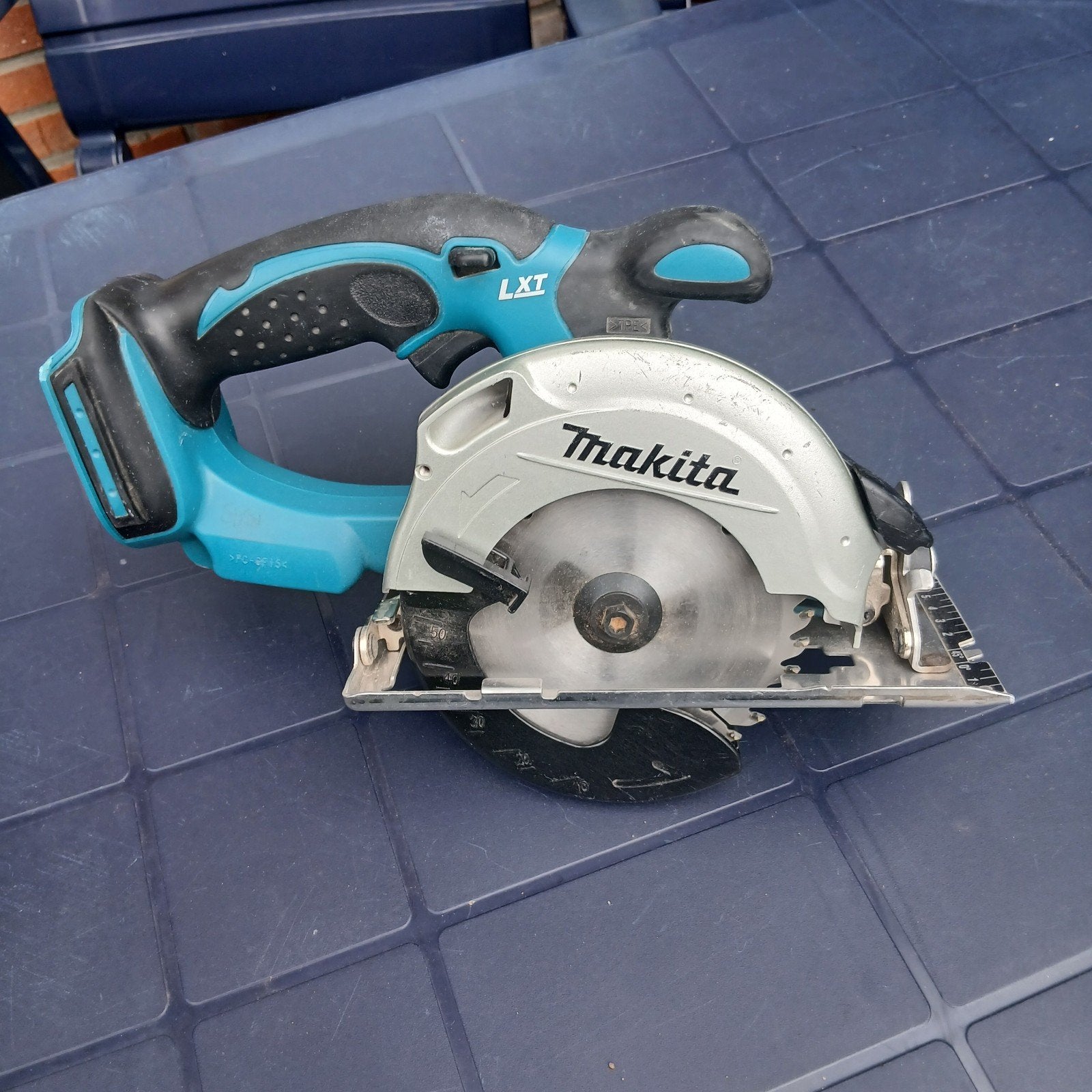 Makita Cirkelzaag DSS501 incl. 4 zaagbladen, Ophalen of Verzenden