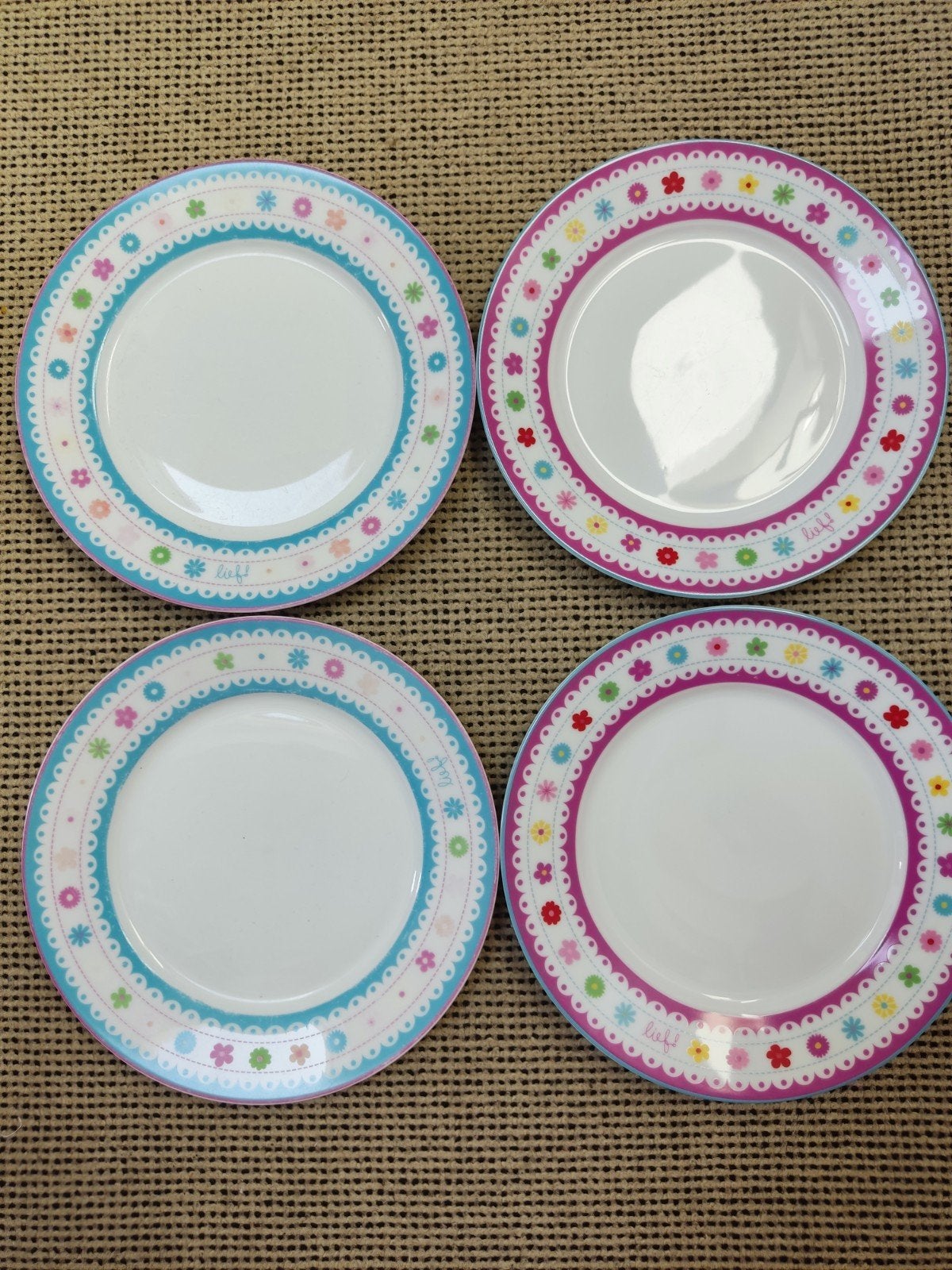 4 Lief! Lifestyle ontbiitborden roze en blauw, bloemenprint, Gebruikt, Overige merken, Keramiek, Ophalen of Verzenden