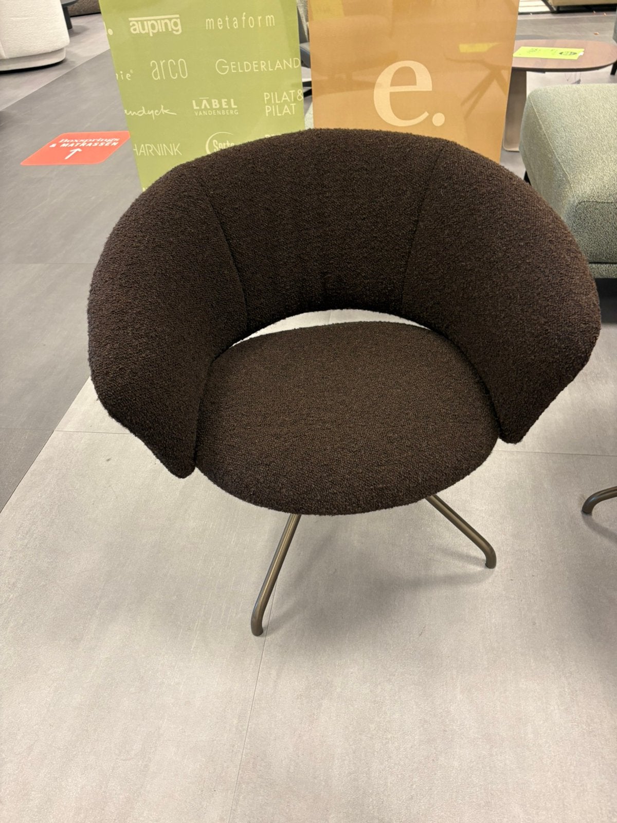 Label draaifauteuil Lola, Ophalen, 75 tot 100 cm, Zo goed als nieuw, Stof
