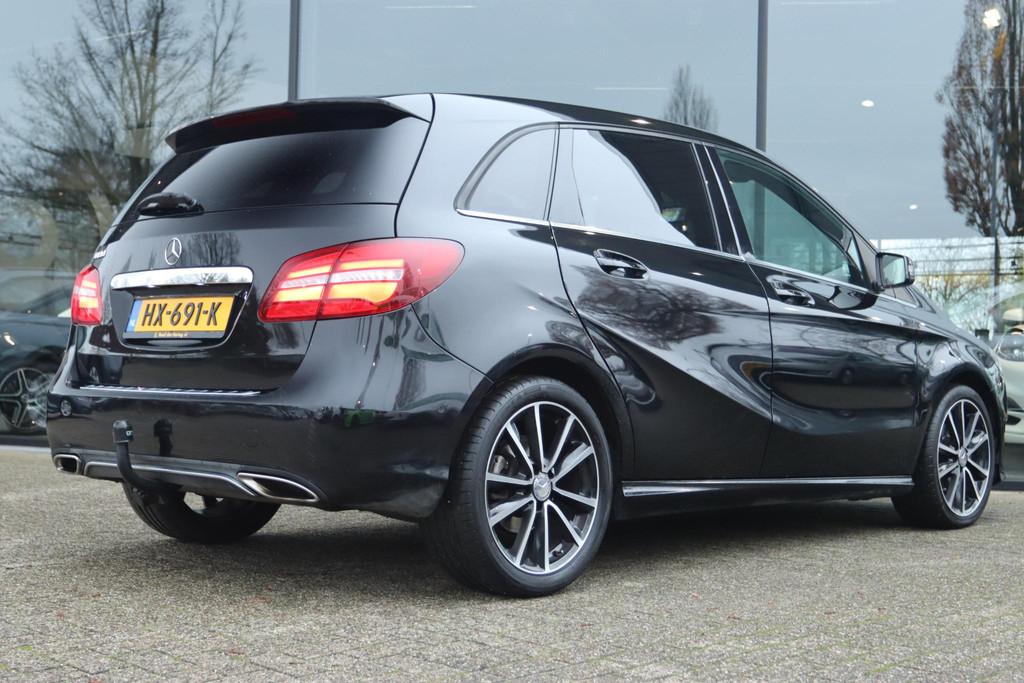 MERCEDES-BENZ B-KLASSE 180 AMBITION | CARPLAY | LED | NAVI |, Gebruikt, 4 cilinders, 66 €/maand, 5 stoelen